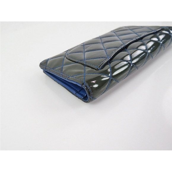 CHANEL Quilted Wallet in Shiny Blue and Silver - Picture 6 of 13